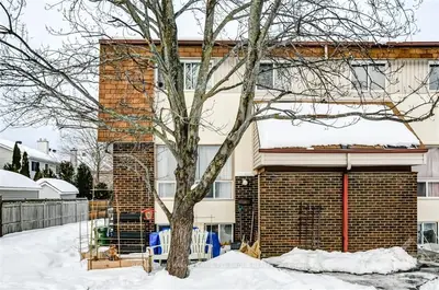 32D FORESTER Crescent, Bells Corners and South to Fallowfield, ON K2H 8Y2