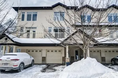 32 DOUGLAS Avenue B, New Edinburgh - Lindenlea, ON K1M 1G2