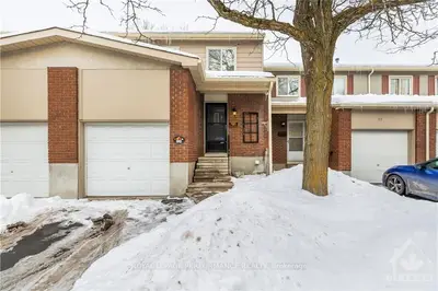 2415 SOUTHVALE Crescent 26, Elmvale Acres and Area, ON K1B 4T9