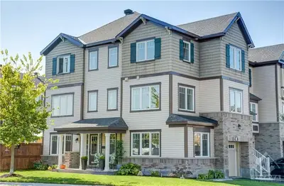400 Coldwater Crescent, Kanata, On K2m 0j3