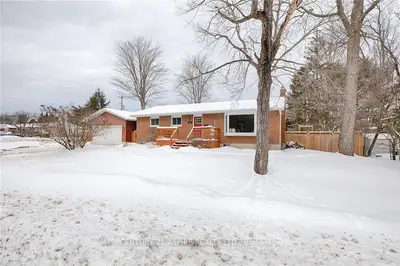 49 HILDA Street, Petawawa, ON K8H 2Z6