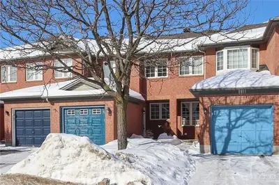 34 SCOUT Street, Carlington - Central Park, ON K2C 4B9