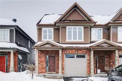 624 Moorpark Avenue, Kanata, ON K2M 0B6