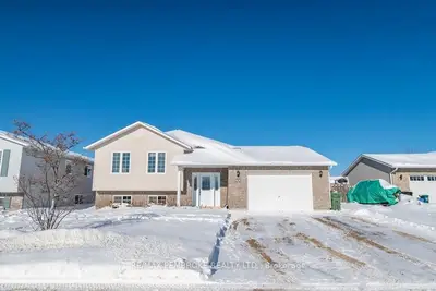 53 HIGHLAND PARK Drive, Petawawa, ON K8H 0A3