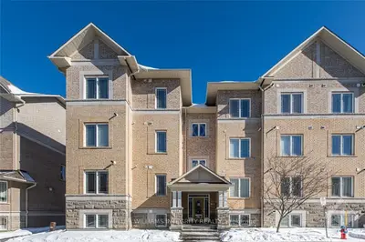 248 PASEO 3, South of Baseline to Knoxdale, ON K2G 4N7