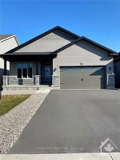 724 PARADE Drive, Stittsville - Munster - Richmond, ON K2S 0Z4