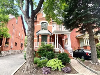 177 WAVERLEY Street 3, Ottawa Centre, ON K2P 0V5