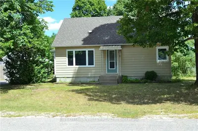 51 CHURCH Street, Laurentian Hills, ON K0J 1J0