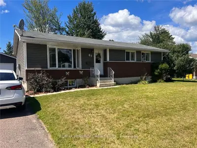 67 JOHN Street, Petawawa, ON K8H 1T1