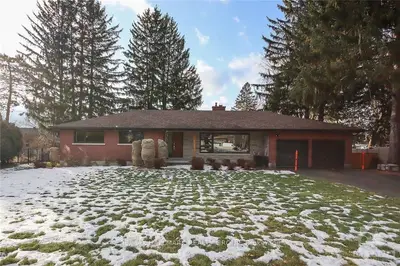83 DOROTHEA Drive, Billings Bridge - Riverside Park and Area, ON K1V 7C6