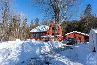201 MOORHEAD Drive, Carp - Dunrobin - Huntley - Fitzroy and Area, ON K0A 1X0