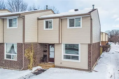 1381 PALMERSTON Drive, Cyrville - Carson Grove - Pineview, ON K1J 8N9