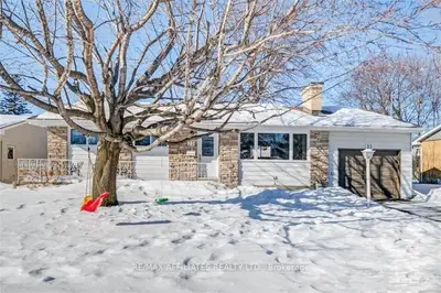 23 Epworth Avenue, Meadowlands - Crestview And Area, On K2g 2l6