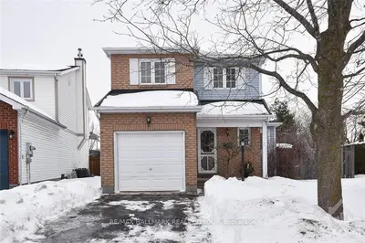 11 SPRINGWATER Drive, Kanata, ON K2M 2J7