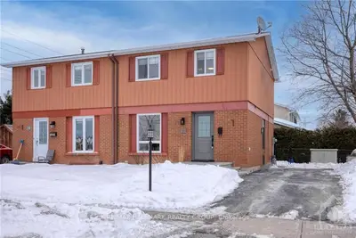 17 MEDHURST Drive, Tanglewood - Grenfell Glen - Pineglen, ON K2G 4E6