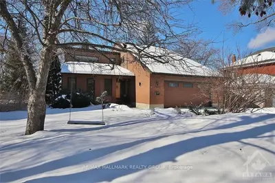 1986 LESLIE Avenue, Alta Vista and Area, ON K1H 5M3