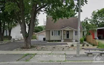 88 MEADOWLANDS Drive W, Meadowlands - Crestview and Area, ON K2G 2R8