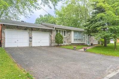 656 GARDENVALE Road, Overbrook - Castleheights and Area, ON K1K 1E4