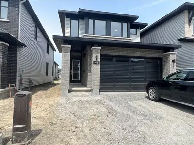 43 WHOOPING CRANE Ridge, Blossom Park - Airport and Area, ON K4M 1B2