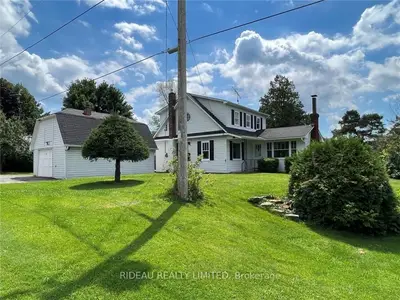 7 STATION Road, Rideau Lakes, ON K0G 1V0