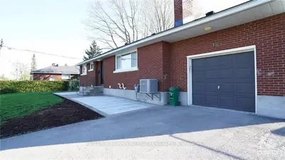 18 Sullivan Avenue, Meadowlands - Crestview and Area, ON K2G 1T3