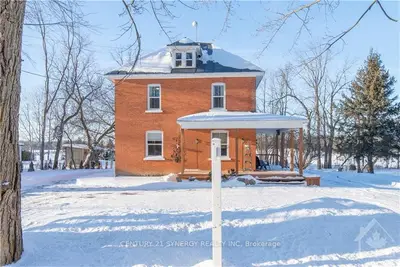 21945 GLEN SANDFIELD Road, North Glengarry, ON K0B 1E0