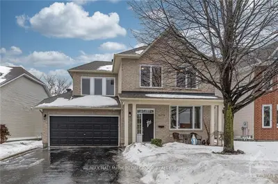 6074 LONGLEAF Drive, Orleans - Convent Glen and Area, ON K1W 1G4