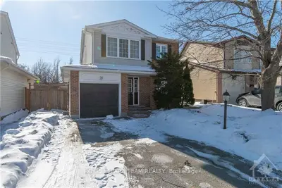 140 PINETRAIL Crescent, South of Baseline to Knoxdale, ON K2G 5B6