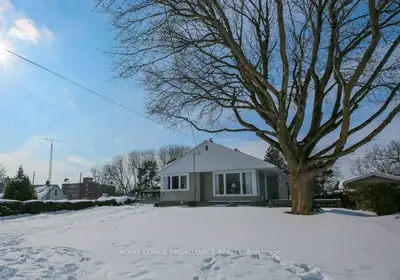 12 RAVINA Place, Brockville, ON K6V 4S7