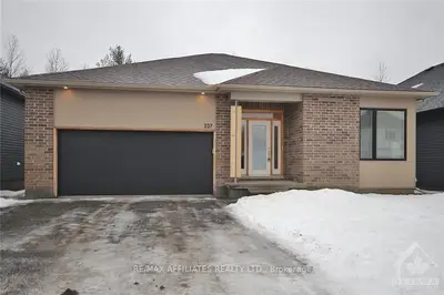 227 BLACKHORSE Drive, North Grenville, ON K0G 1J0
