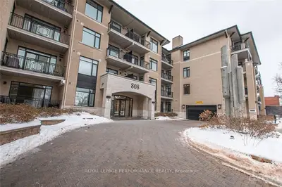 808 BRONSON Avenue 110, Dows Lake - Civic Hospital and Area, ON K1S 5A4