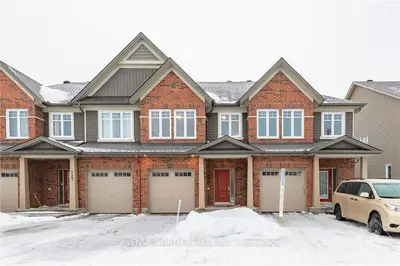 125 ERIC MALONEY Way, Blossom Park - Airport and Area, ON K1T 0R1