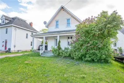 628 HAMILTON Street, Laurentian Valley, ON K8A 6P6