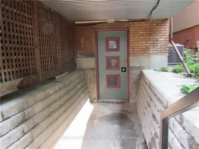 111 STANLEY Avenue 2, New Edinburgh - Lindenlea, ON K1M 1N8