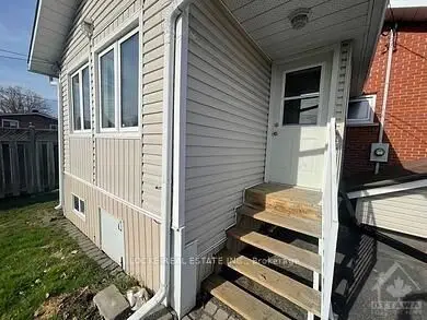 704 CLAUDE Street B, Overbrook - Castleheights and Area, ON K1K 2S2