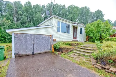 3 NEW Street, Petawawa, ON K8H 2H4