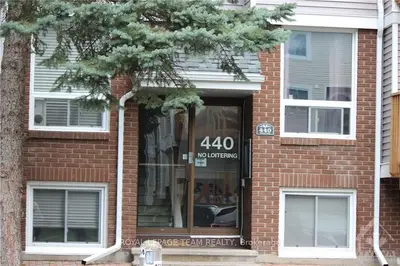 440 FENERTY Court 4, Kanata, ON K2L 3A9