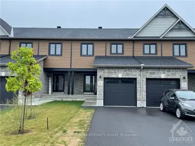 206 ST MALO Place, Russell, ON K0A 1W0