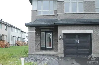 930 OMAGAKI Way, Blossom Park - Airport and Area, ON K1X 0J3