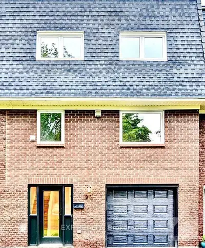 21 PENTRY Lane, Glebe - Ottawa East and Area, ON K1S 0X1