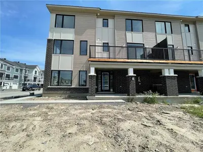 70 BALLINORA Lane, Stittsville - Munster - Richmond, ON K2S 0V5