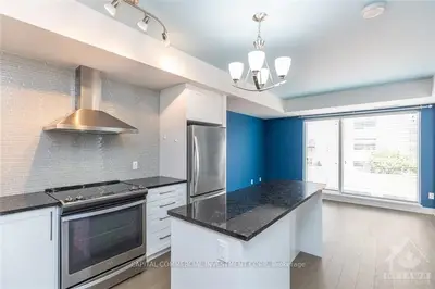 411 MACKAY Street 402, New Edinburgh - Lindenlea, ON K1M 2C5