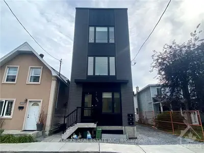 205 HINCHEY Avenue 3, West Centre Town, ON K1Y 1L6