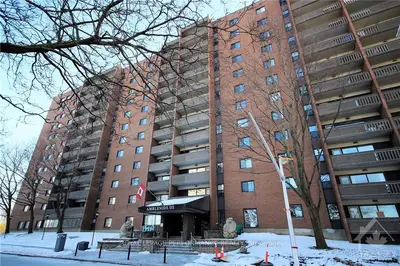1100 AMBLESIDE Drive 1001, Woodroffe, ON K2B 8G6
