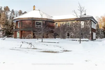 1371 Victoria Street, Petawawa, ON K8H 2E9