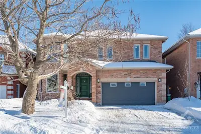 12 WELLSMERE Court, Country Place - Pineglen - Crestview and Area, ON K2E 8C2
