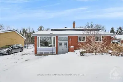 1150 ADIRONDACK Drive, Parkway Park - Queensway Terrace S and Area, ON K2C 2V1