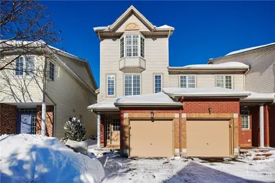 12 SANTA CRUZ, Alta Vista and Area, ON K1G 6M4