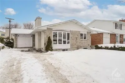 2636 HICKSON Crescent, Parkway Park - Queensway Terrace S and Area, ON K2H 6Y6