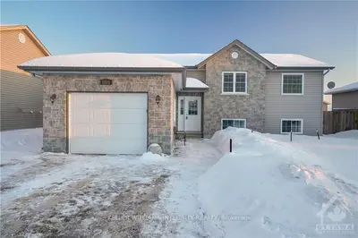 1021 RIVERSTONE Trail, Petawawa, ON K8H 0B3